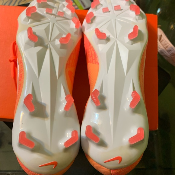 Nike cleats - Picture 5 of 5